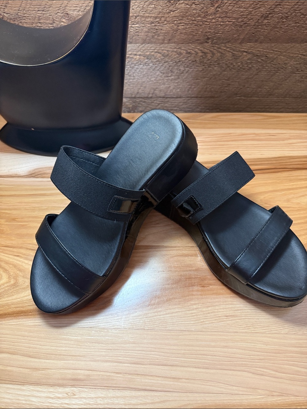Kenneth Cole Reaction Black Dual-Strap Slide Sandals